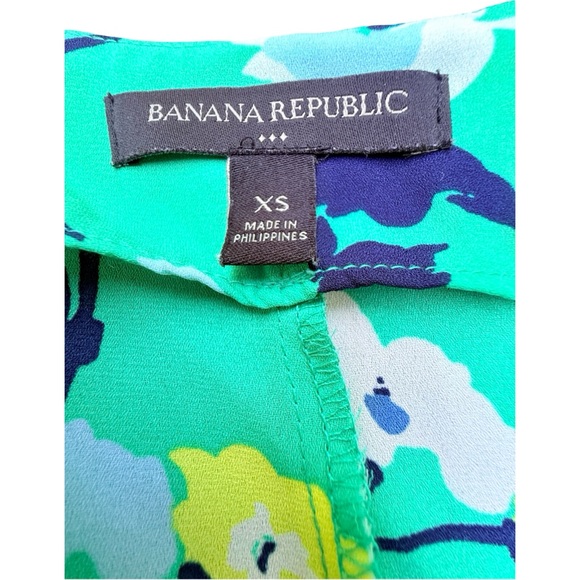 Banana Republic Green Floral V-Neck Ruffle Sleeve Blouse - Picture 9 of 9